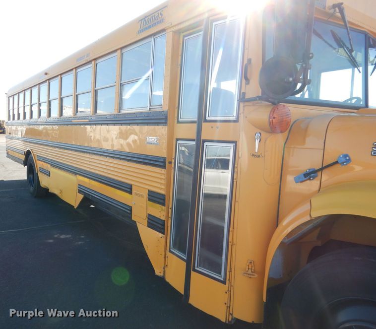 image for item DG5856 1999 International 3800 school bus