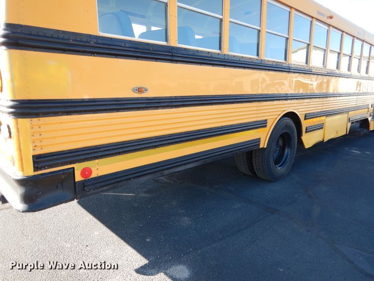 image for item DG5856 1999 International 3800 school bus