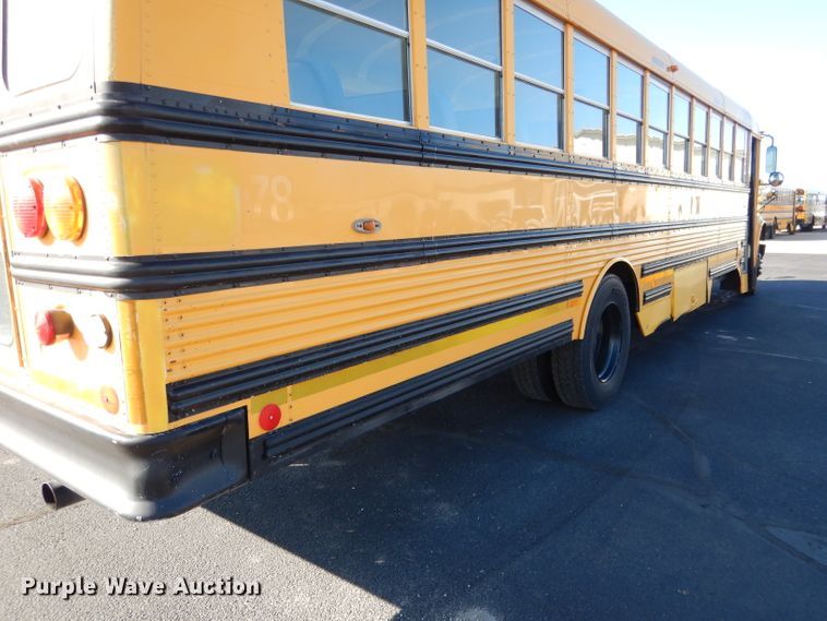 image for item DG5856 1999 International 3800 school bus