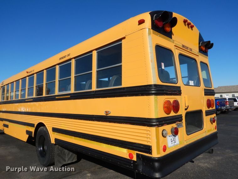 image for item DG5856 1999 International 3800 school bus