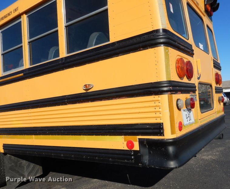 image for item DG5856 1999 International 3800 school bus