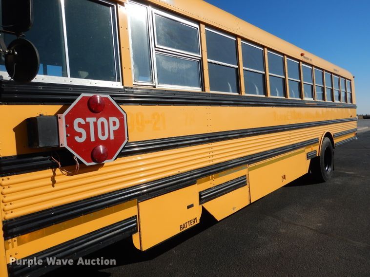 image for item DG5856 1999 International 3800 school bus