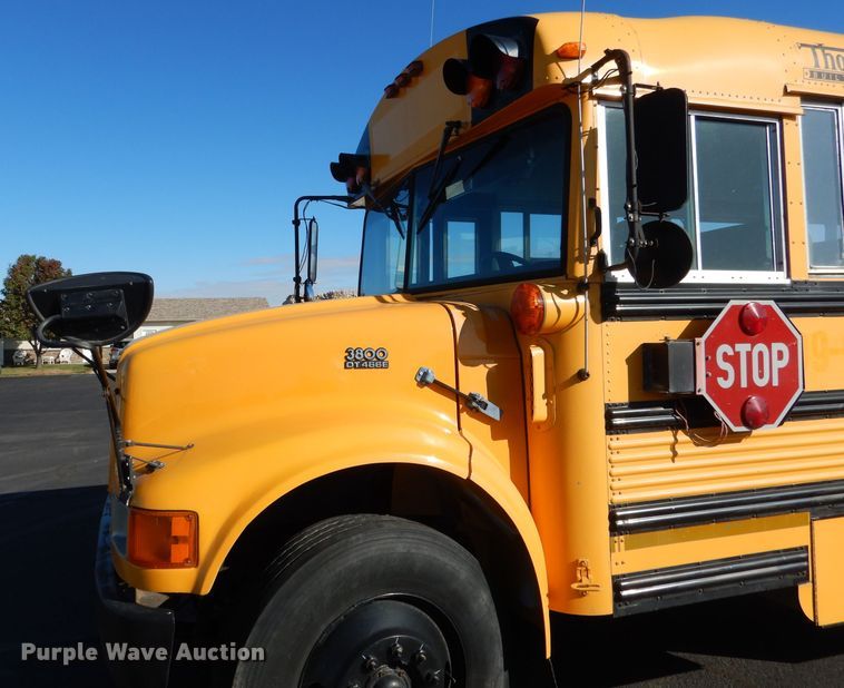 image for item DG5856 1999 International 3800 school bus