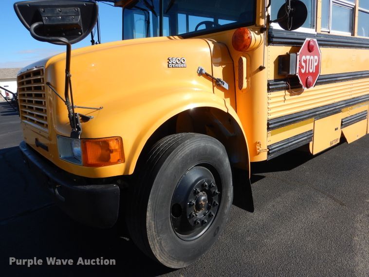 image for item DG5856 1999 International 3800 school bus