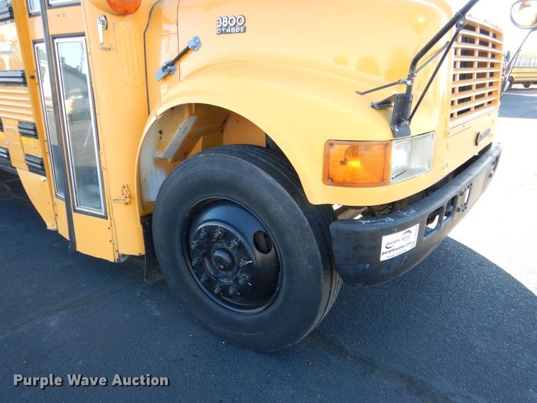 image for item DG5856 1999 International 3800 school bus