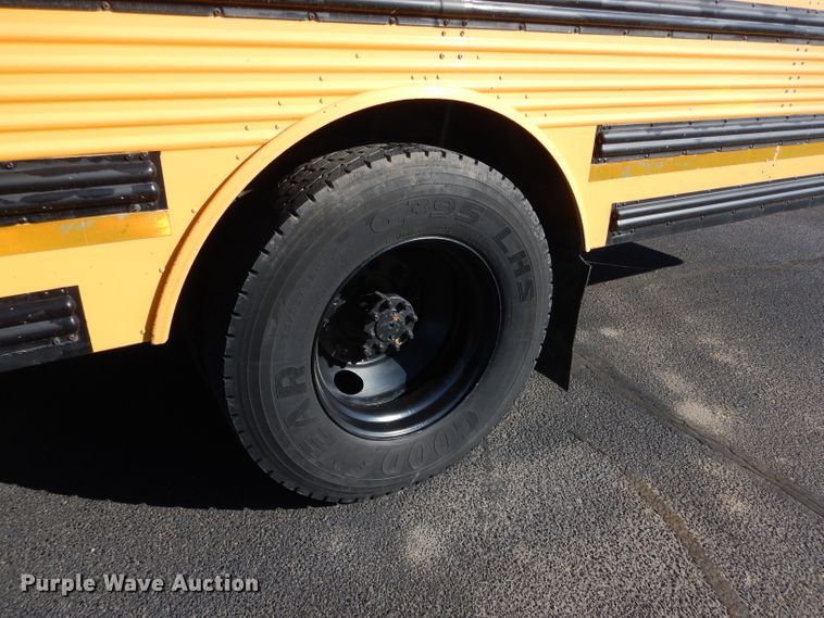 image for item DG5856 1999 International 3800 school bus