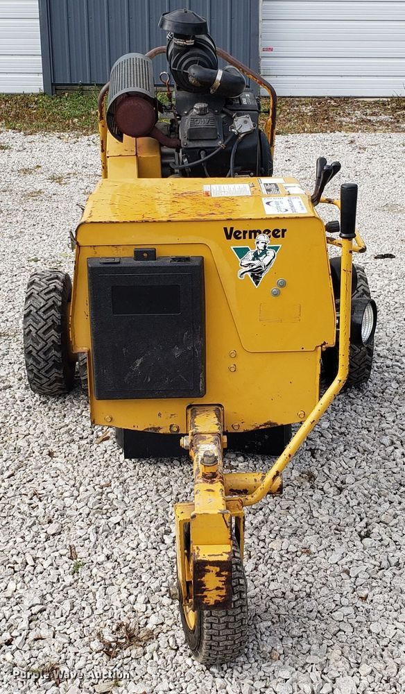 image for item DG8757 Vermeer SC252 stump grinder