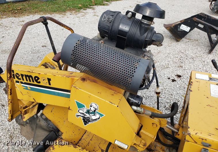 image for item DG8757 Vermeer SC252 stump grinder
