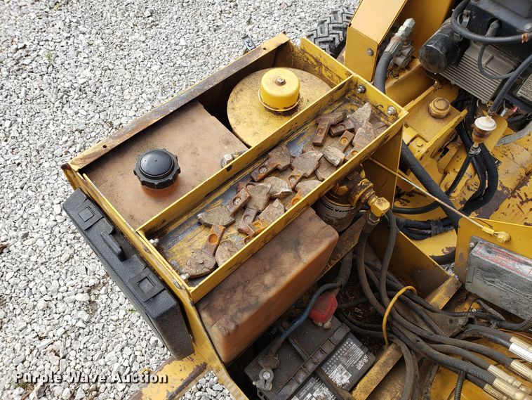 image for item DG8757 Vermeer SC252 stump grinder