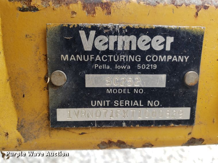 image for item DG8757 Vermeer SC252 stump grinder