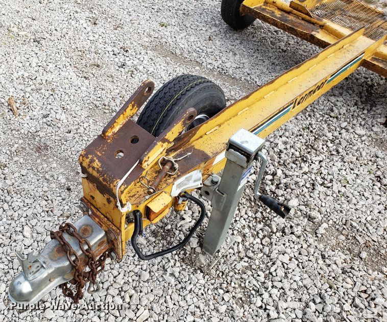 image for item DG8757 Vermeer SC252 stump grinder