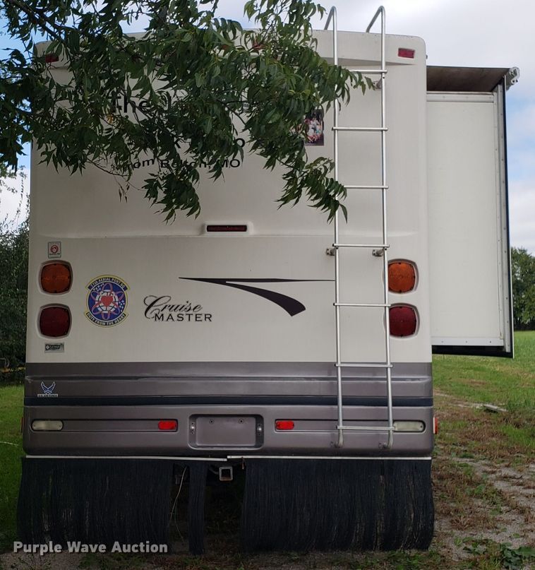 image for item DG8787 2002 Ford Cruise Master RV