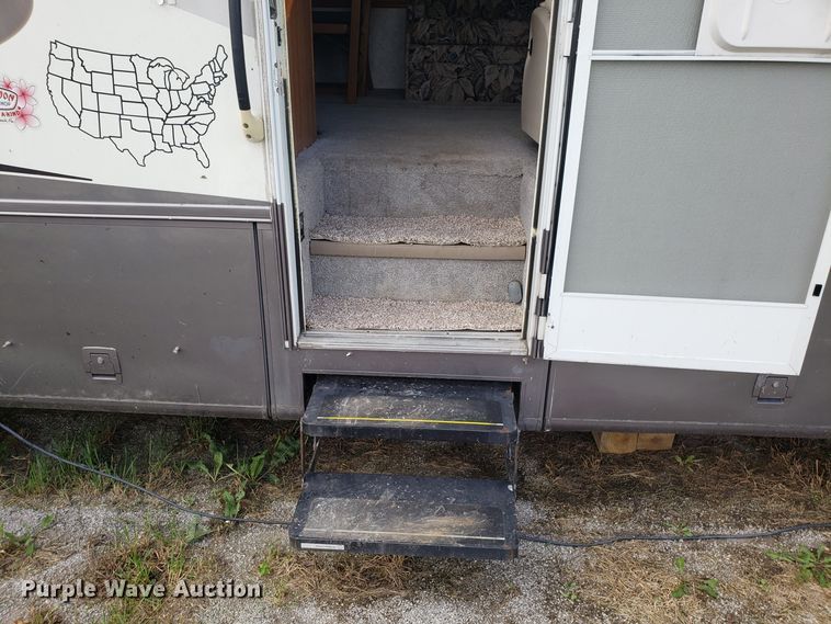 image for item DG8787 2002 Ford Cruise Master RV