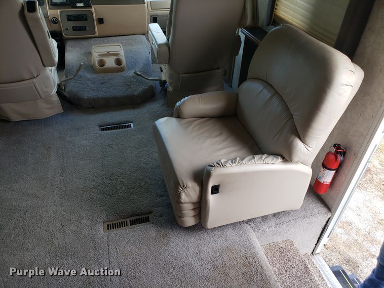 image for item DG8787 2002 Ford Cruise Master RV