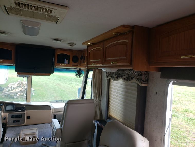 image for item DG8787 2002 Ford Cruise Master RV