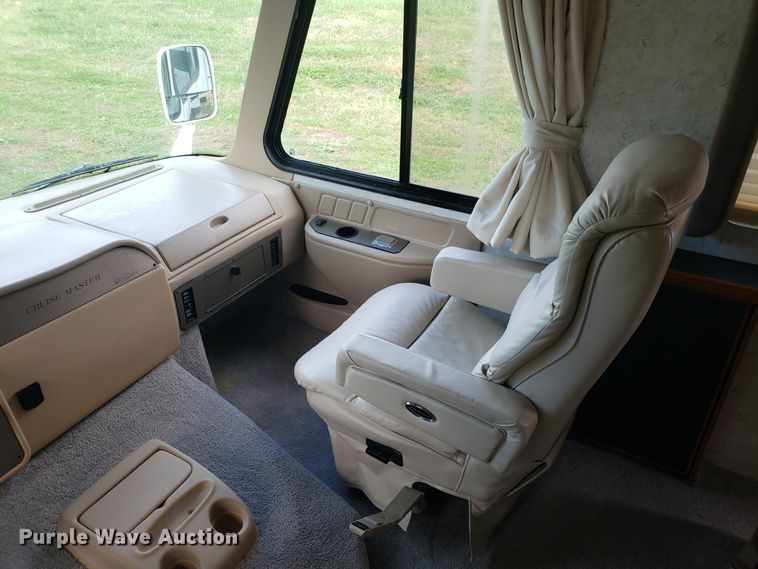 image for item DG8787 2002 Ford Cruise Master RV