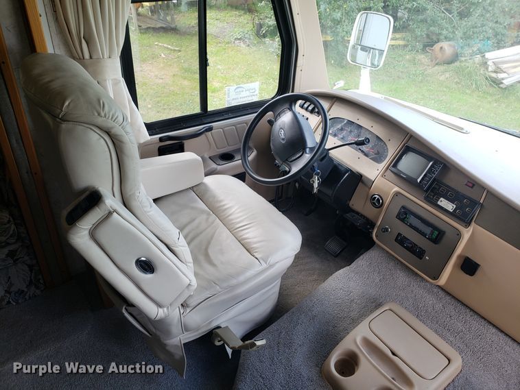 image for item DG8787 2002 Ford Cruise Master RV