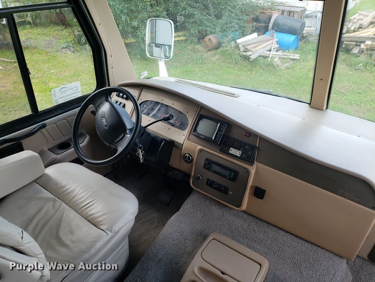image for item DG8787 2002 Ford Cruise Master RV