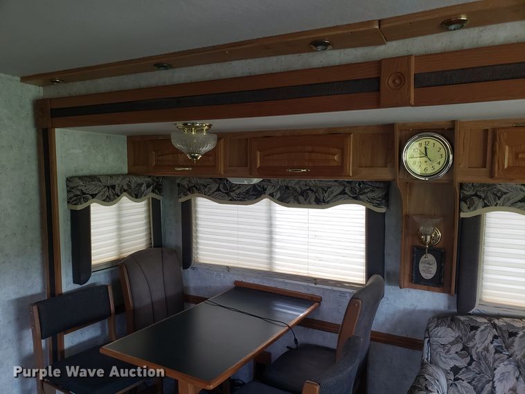 image for item DG8787 2002 Ford Cruise Master RV