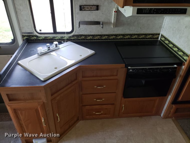 image for item DG8787 2002 Ford Cruise Master RV