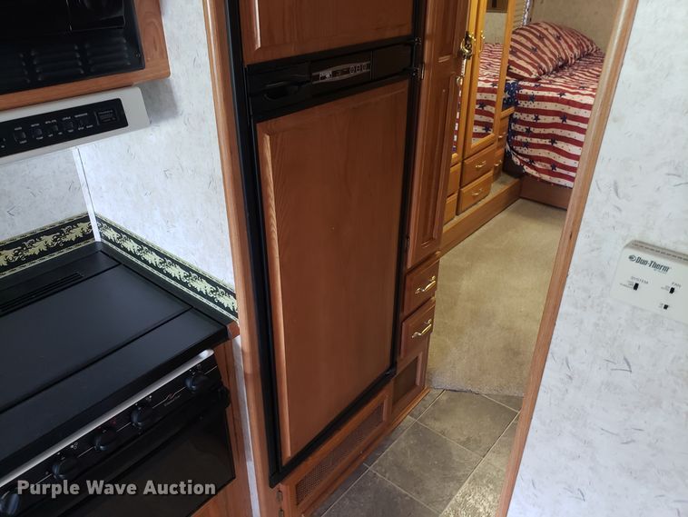 image for item DG8787 2002 Ford Cruise Master RV