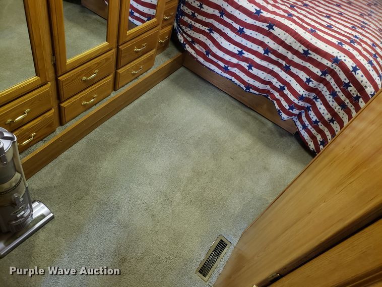 image for item DG8787 2002 Ford Cruise Master RV