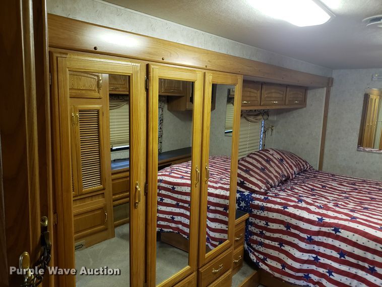 image for item DG8787 2002 Ford Cruise Master RV