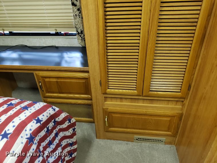 image for item DG8787 2002 Ford Cruise Master RV