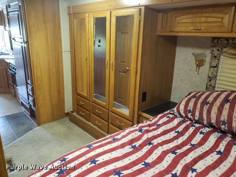 image for item DG8787 2002 Ford Cruise Master RV