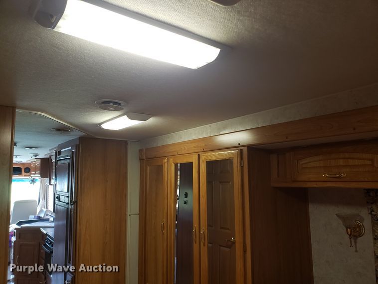 image for item DG8787 2002 Ford Cruise Master RV