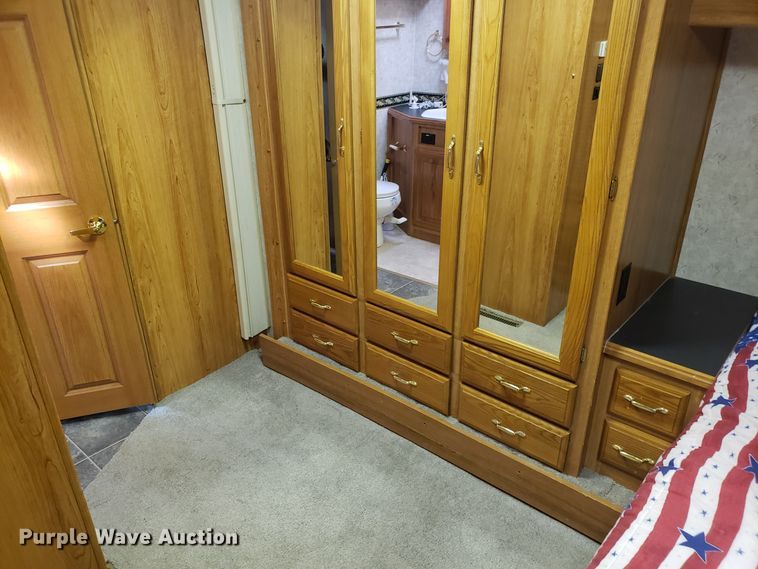 image for item DG8787 2002 Ford Cruise Master RV