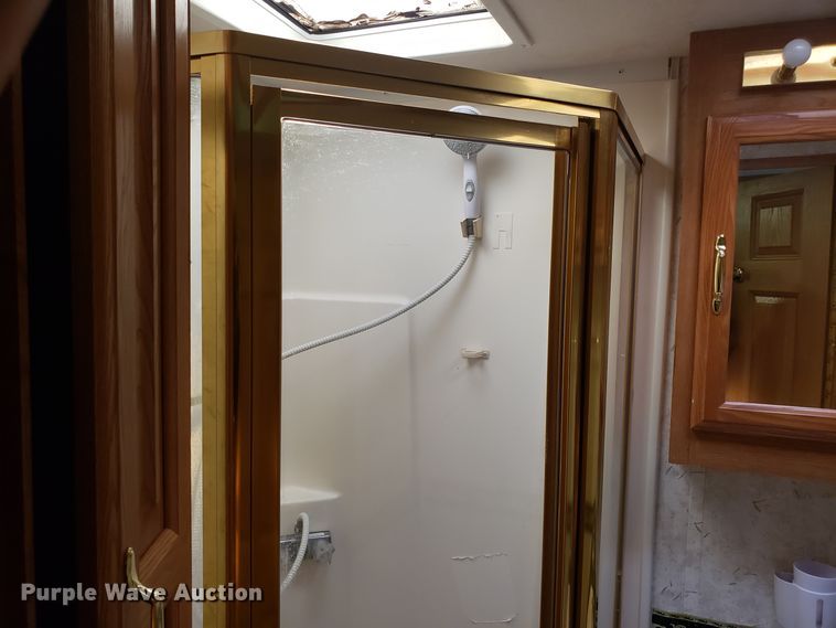 image for item DG8787 2002 Ford Cruise Master RV