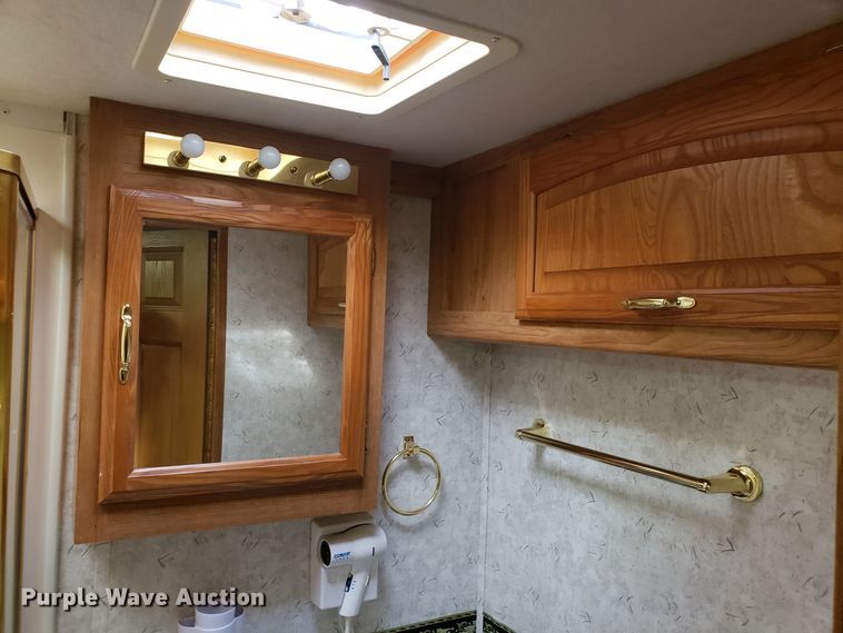 image for item DG8787 2002 Ford Cruise Master RV