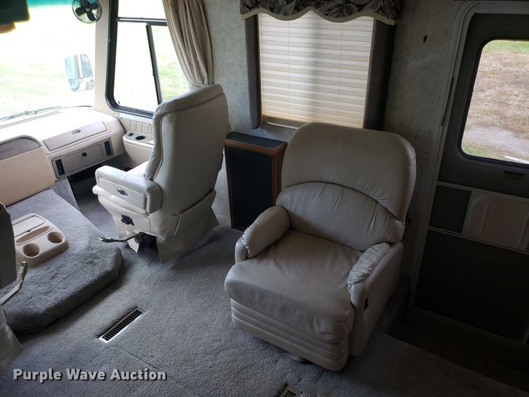 image for item DG8787 2002 Ford Cruise Master RV