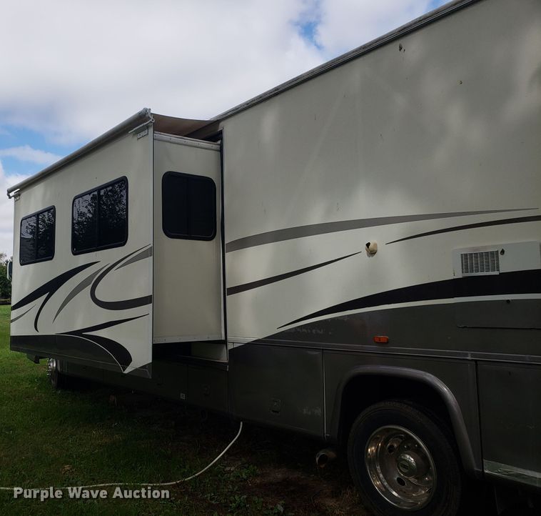 image for item DG8787 2002 Ford Cruise Master RV