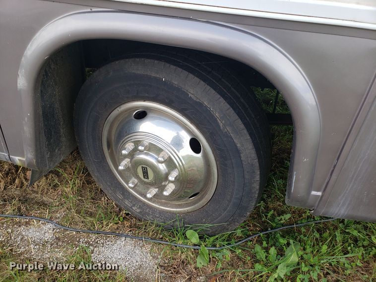 image for item DG8787 2002 Ford Cruise Master RV