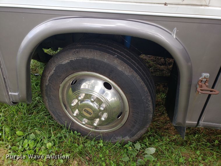 image for item DG8787 2002 Ford Cruise Master RV