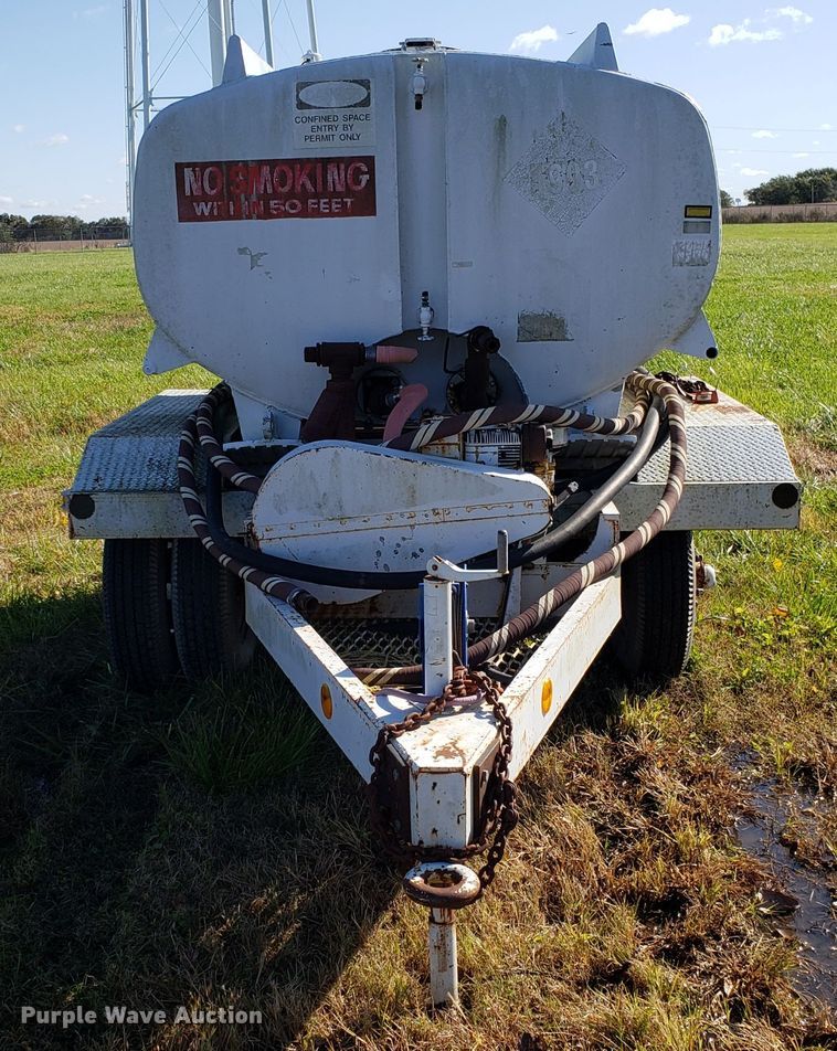 image for item DG8814 US Aluminum fuel tank trailer