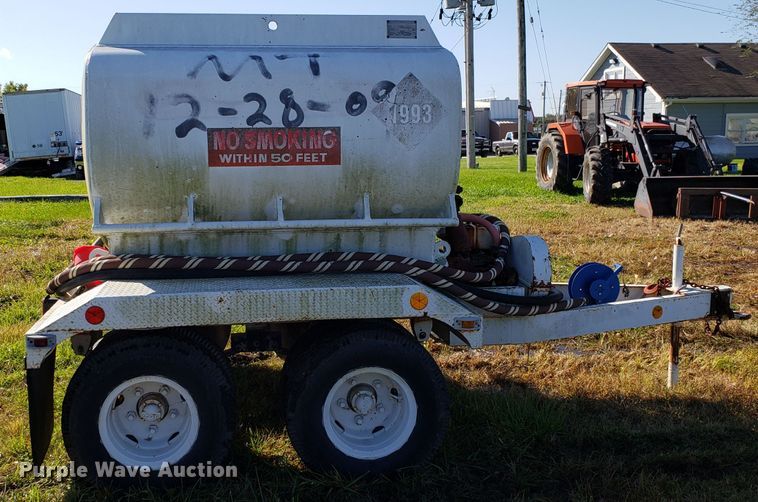 image for item DG8814 US Aluminum fuel tank trailer