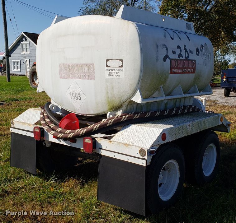 image for item DG8814 US Aluminum fuel tank trailer