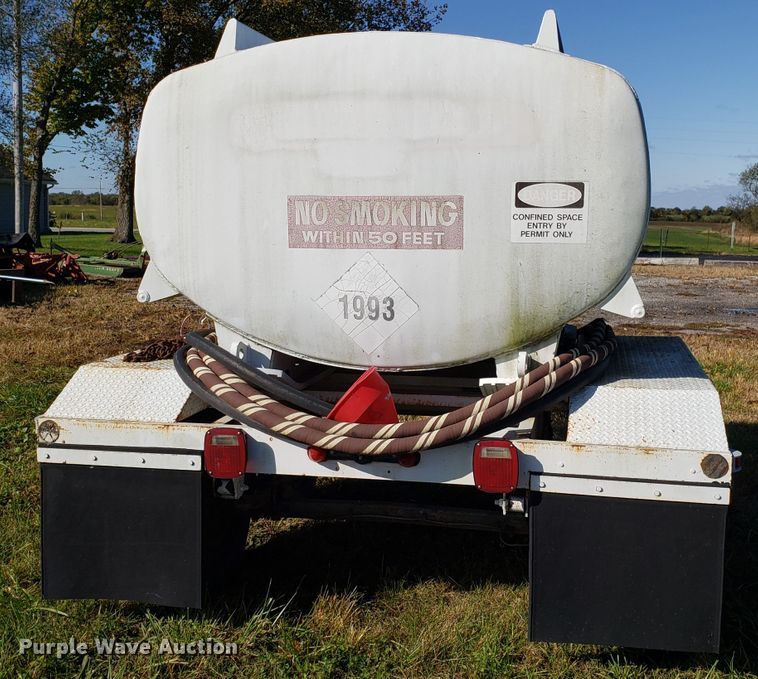 image for item DG8814 US Aluminum fuel tank trailer