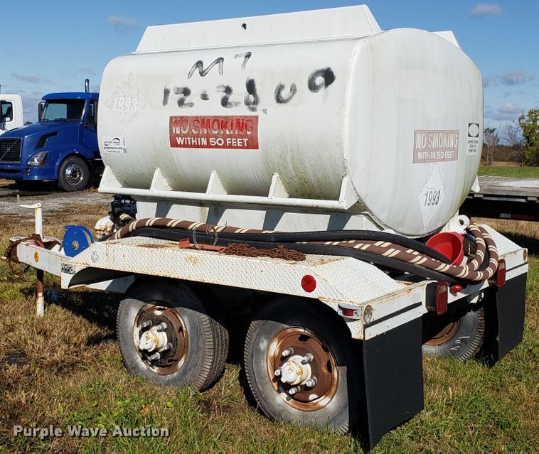 image for item DG8814 US Aluminum fuel tank trailer