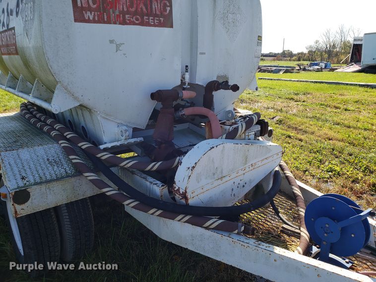 image for item DG8814 US Aluminum fuel tank trailer