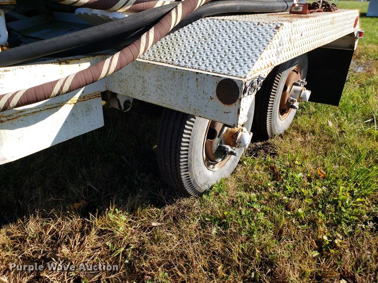 image for item DG8814 US Aluminum fuel tank trailer