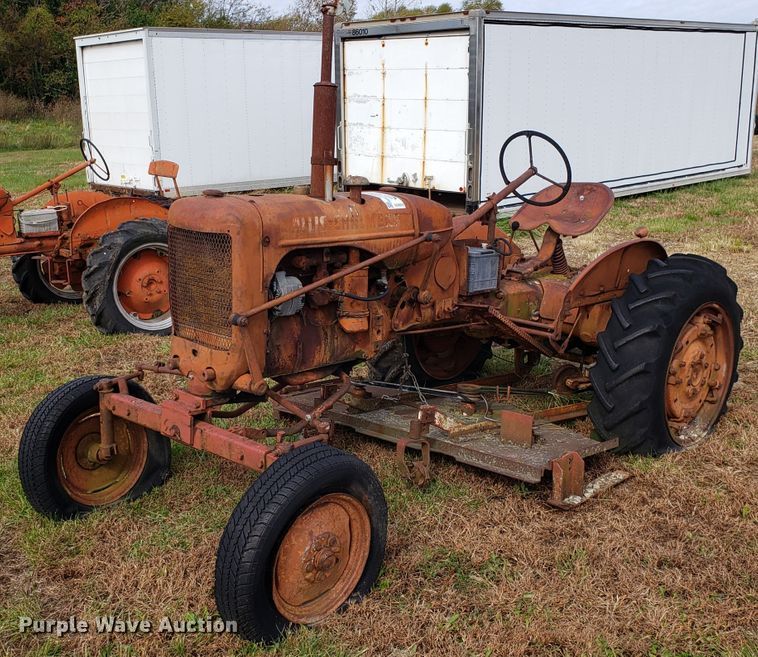 image for item DG8829 Allis Chalmers tractor