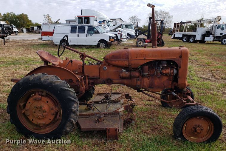 image for item DG8829 Allis Chalmers tractor
