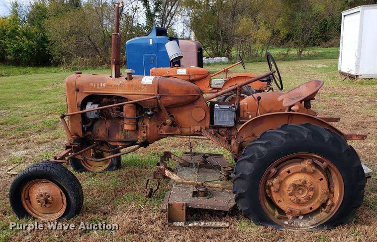 image for item DG8829 Allis Chalmers tractor