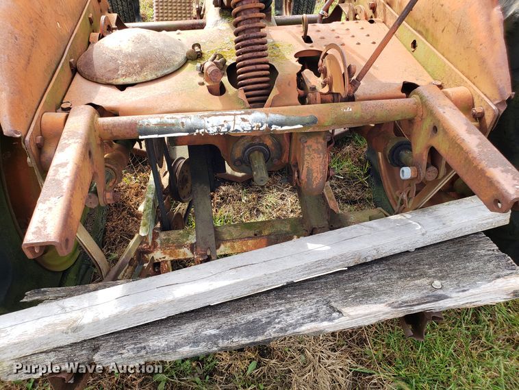 image for item DG8829 Allis Chalmers tractor