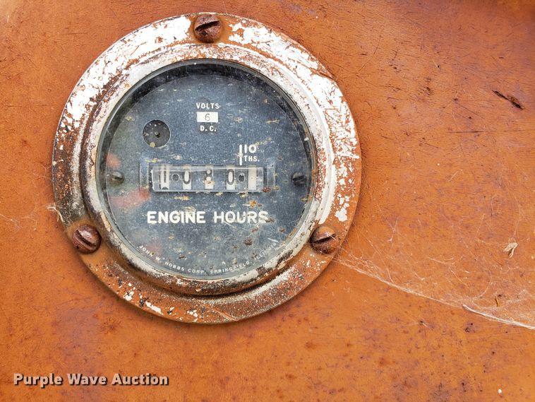 image for item DG8829 Allis Chalmers tractor