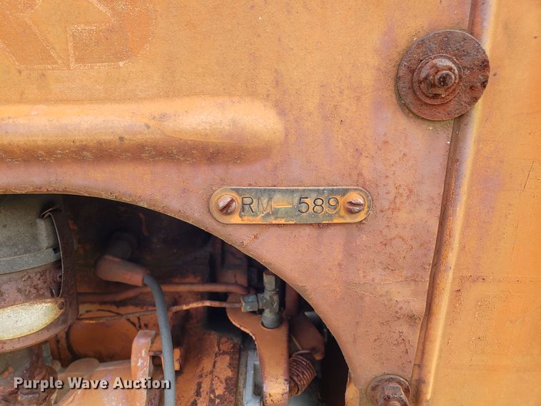 image for item DG8829 Allis Chalmers tractor